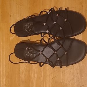 Chili's black sandals size 9
